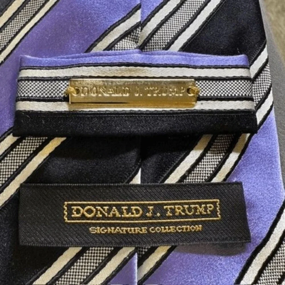 Donald J.‎ Trump Men's Makers Striped Silk Neck Tie Gray Blue